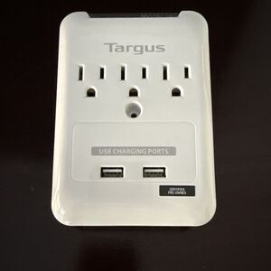 Targus Plug-N-Power Charging Station - 3 Outlets with 2 USB Ports  (APA21US)